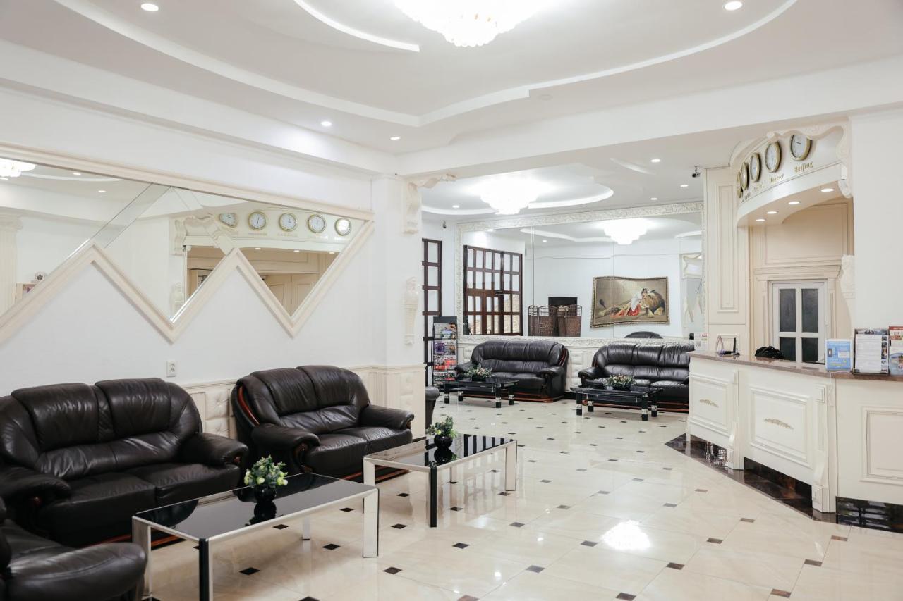Grand Hotel Bishkek Exterior foto